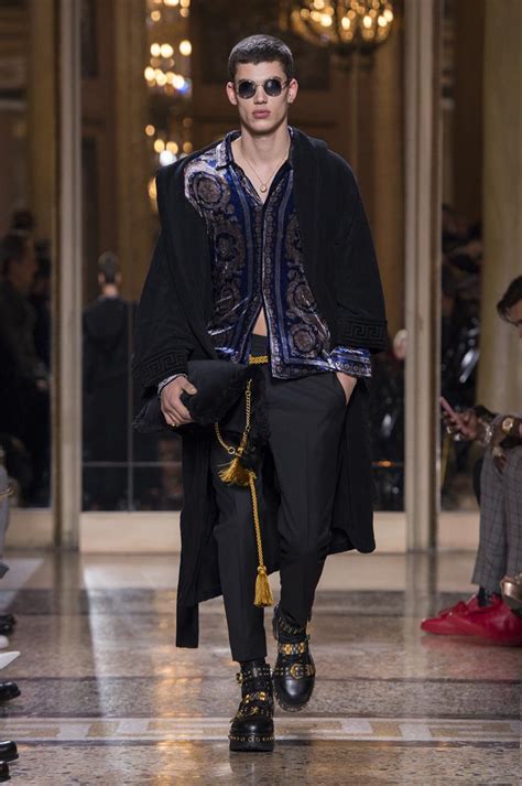 pubblicità versace uomo 2019